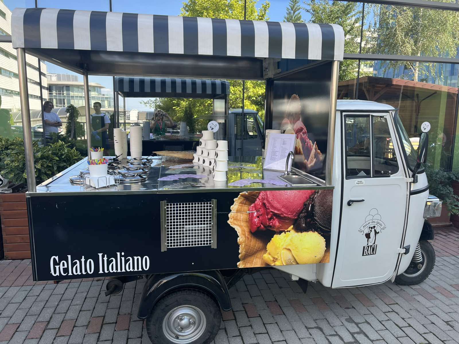 Piaggio APE gelato vehicle with serving station